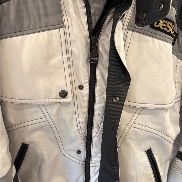 Descente Men's White and Gray Ski Jacket size Large - Picture 3 of 10